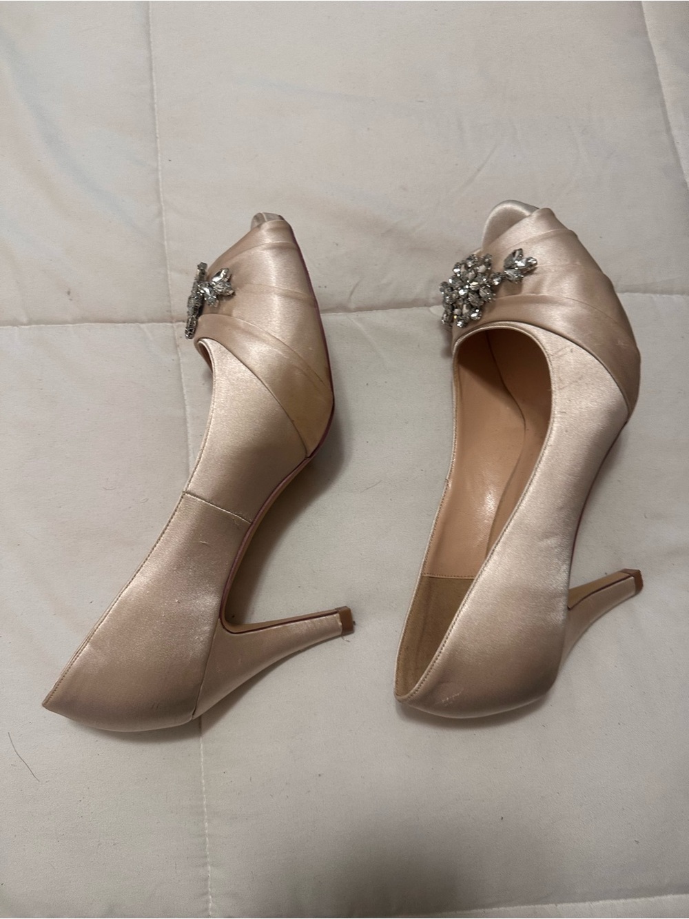 ERIJUNOR Champagne Satin Peep-Toe Heels with Crystal Brooch - Picture 4 of 8